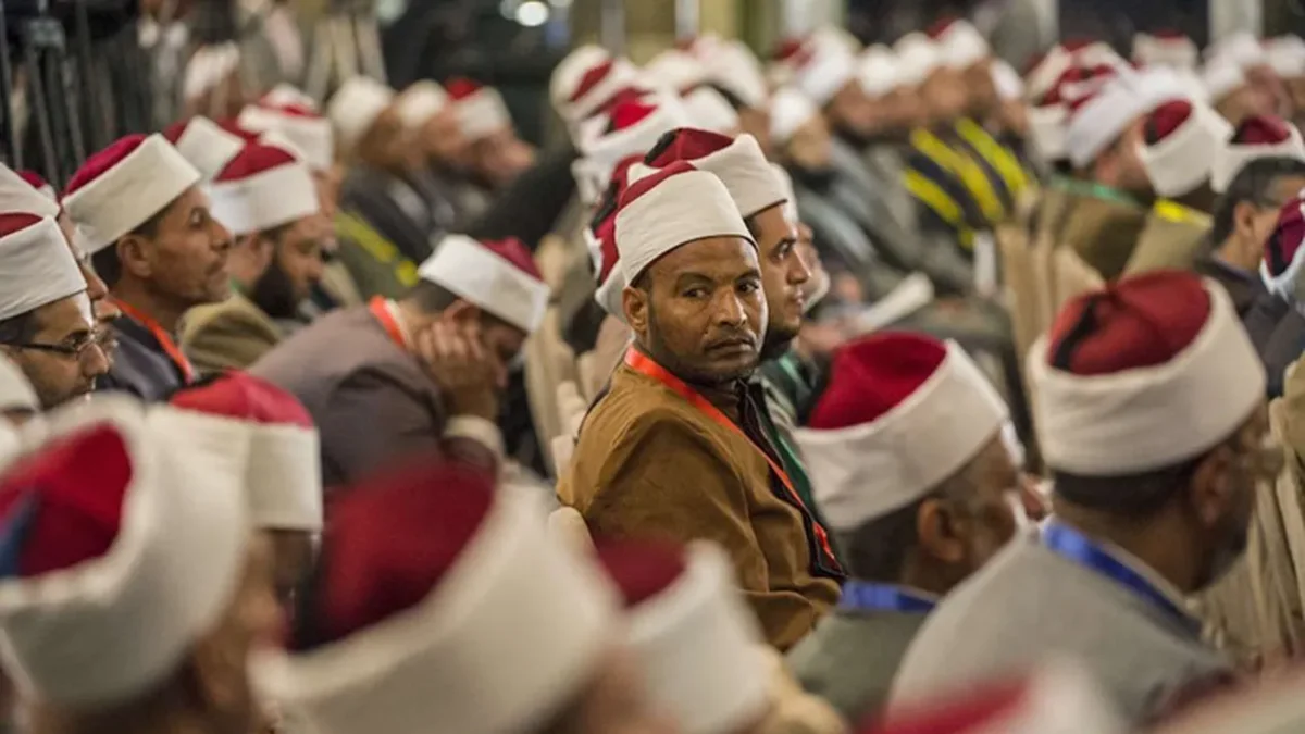 العمامة يا دكتور أسامة!